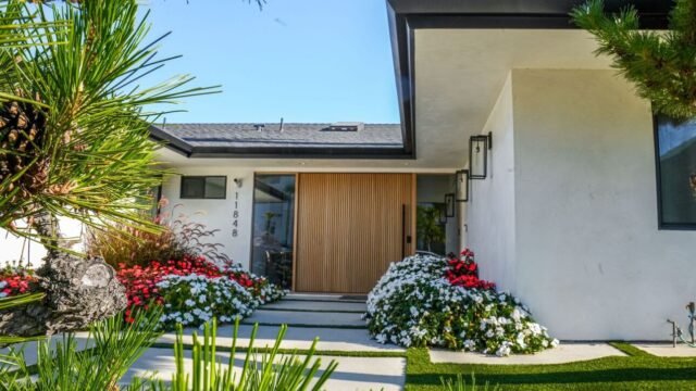 Front02_2_optimized_350