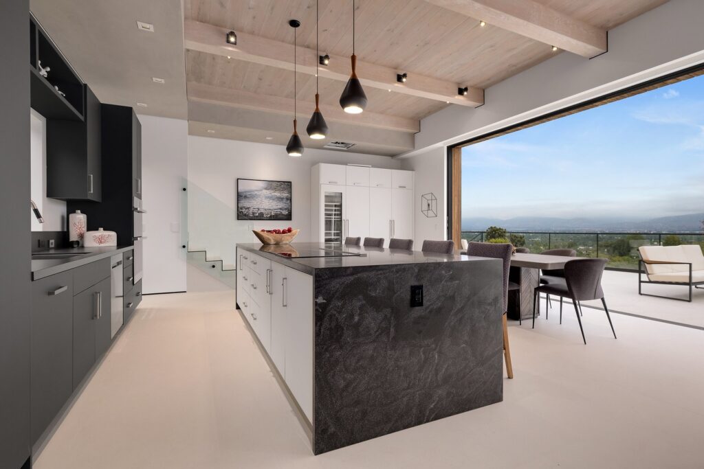 dixie-canyon-ave-sherman-oaks-1